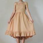 Short bridesmaid dress ligh..